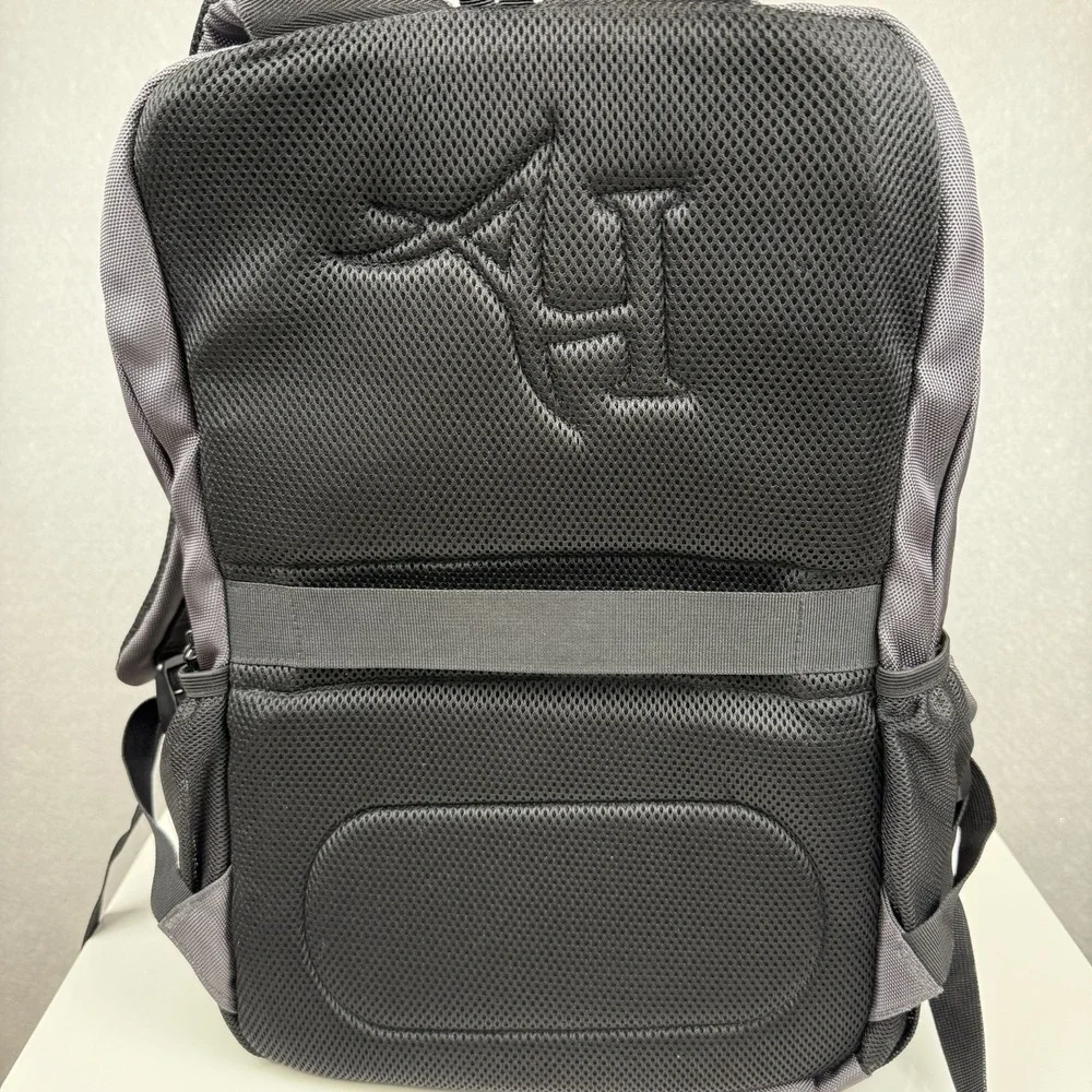 ARCTIC HUNTER Men Laptop Business Waterproof Backpack School Bag Black Gray